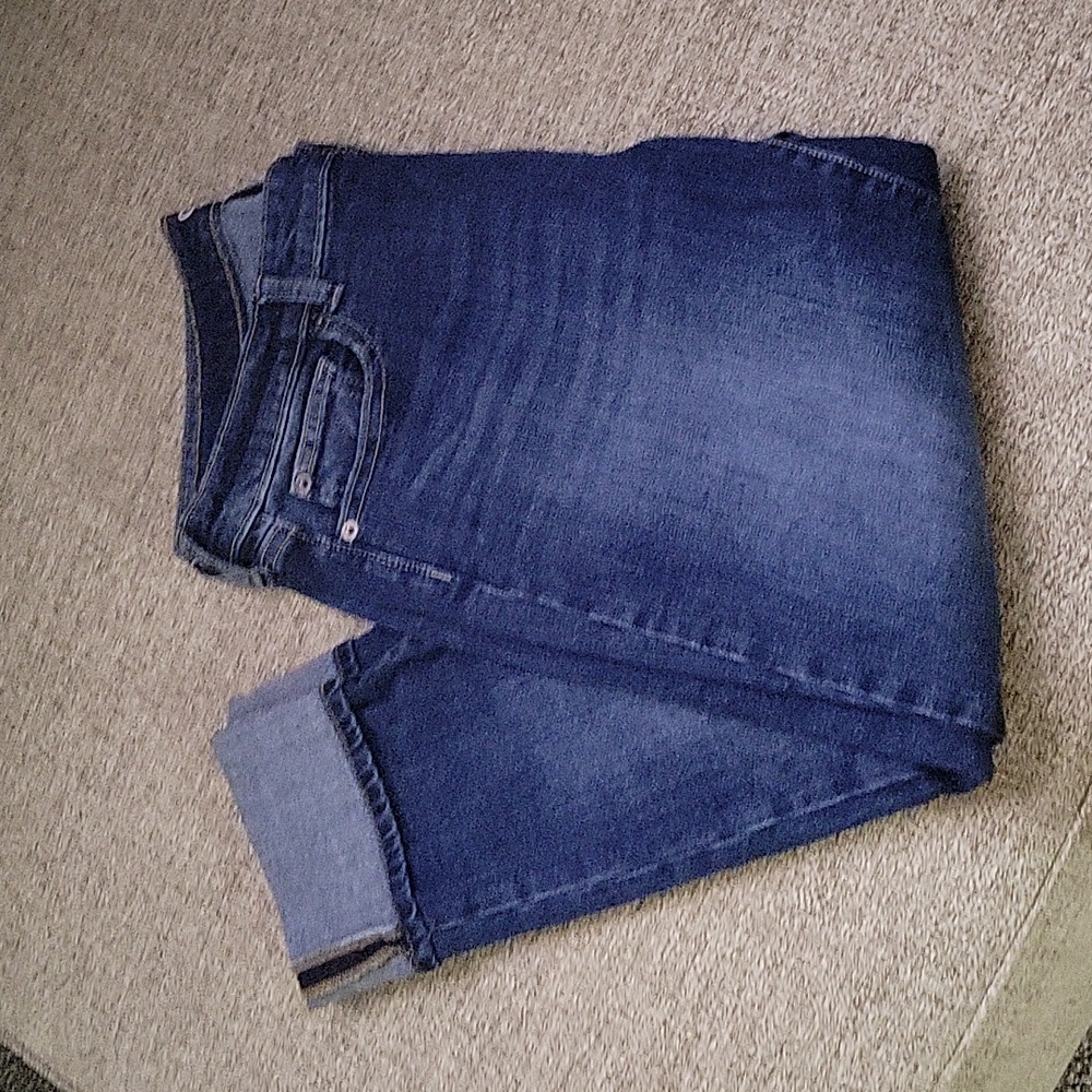 GAP, SZ 8 LIKE NEW GENTLY WORN STRAIGHT CUFF JEANS